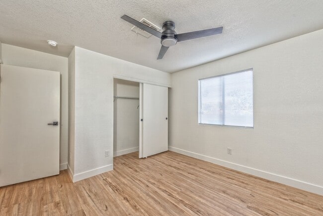 Building Photo - 1216 Observation Dr