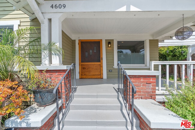 Building Photo - 4609 W 17th St