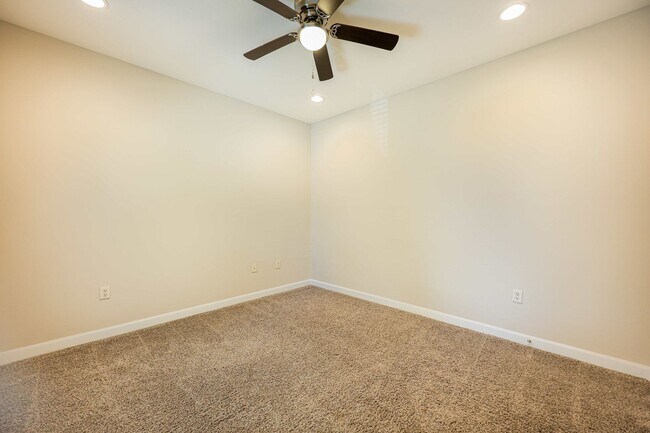 Building Photo - Church Street Village Home For Rent