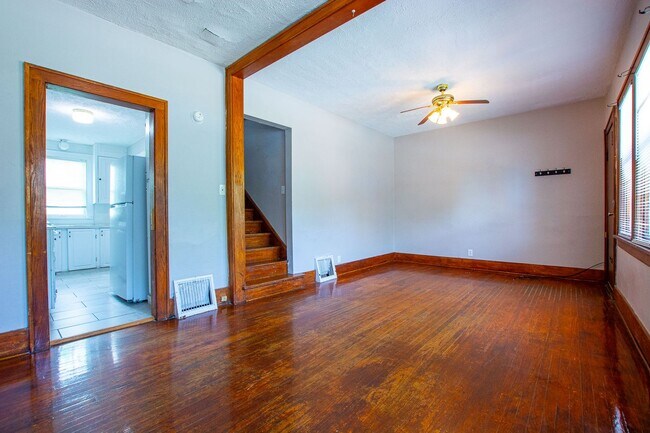 Building Photo - 2202 Wirt St