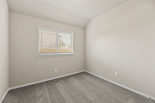 Building Photo - 1330 Lakeside Crk Rd