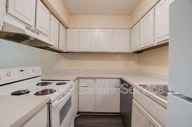 Building Photo - 2996 Stage Park Pl