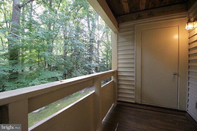 Building Photo - 2233 Lovedale Ln