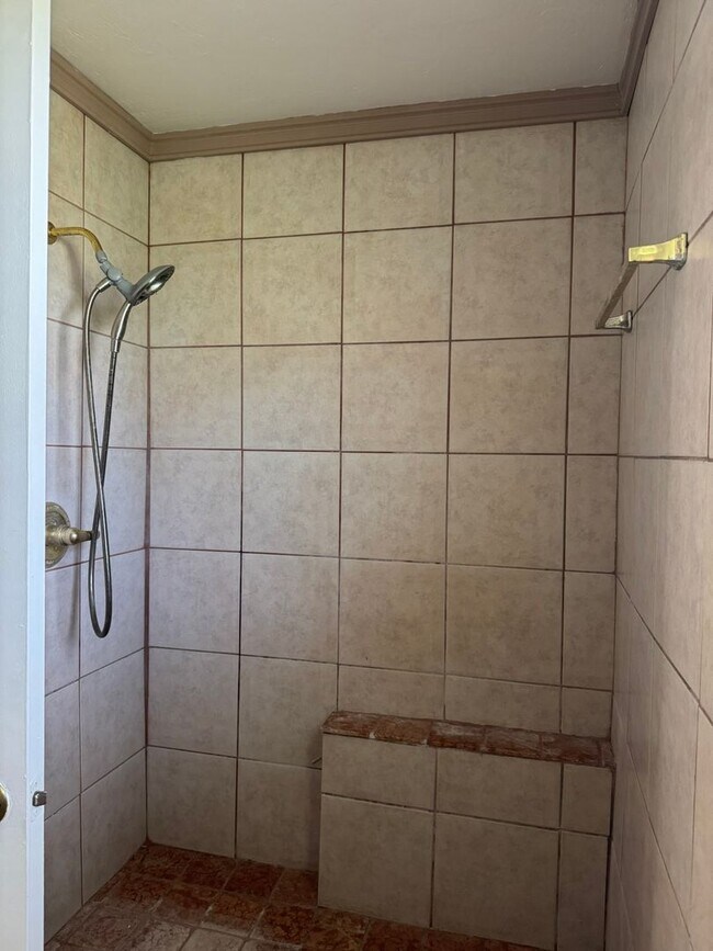 Building Photo - 3/2 Single Family Home in Lehigh Acres for...