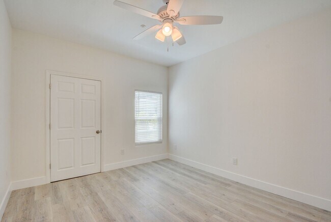 Building Photo - Completely updated and remodeled bottom-fl...