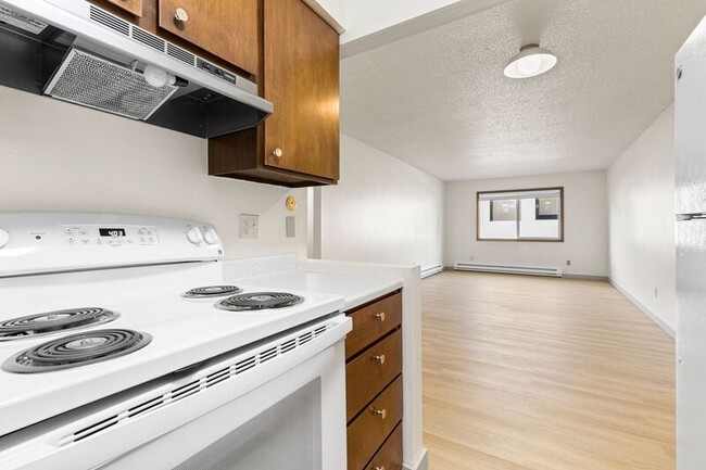 Building Photo - 2945 SE Washington St