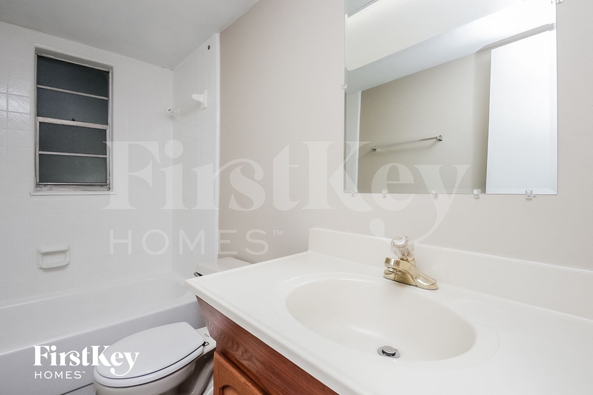 Building Photo - 2390 Meadow Ln