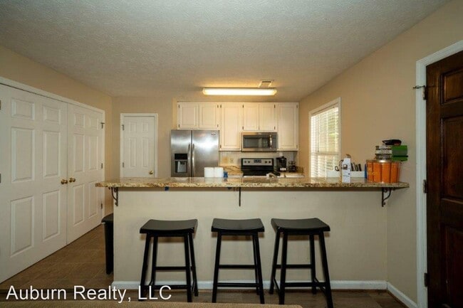 Primary Photo - 4 br, 4 bath House - Eagle Point Bungalow ...