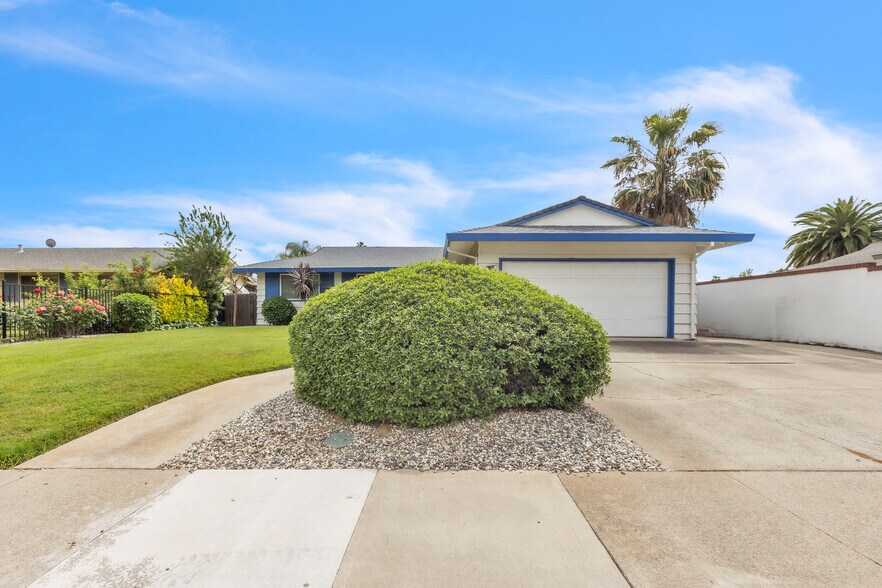 Building Photo - 6630 Lindbrook Way