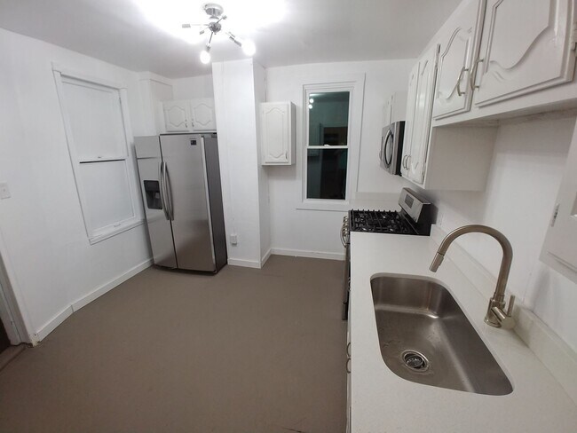 Building Photo - Charming Rental - Allentown