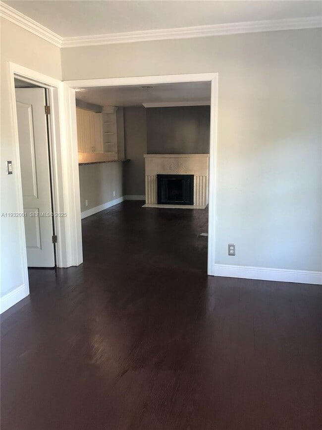 Building Photo - 1628 NE 4th Pl