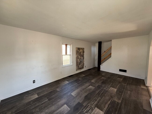 Building Photo - 420 21st St NW