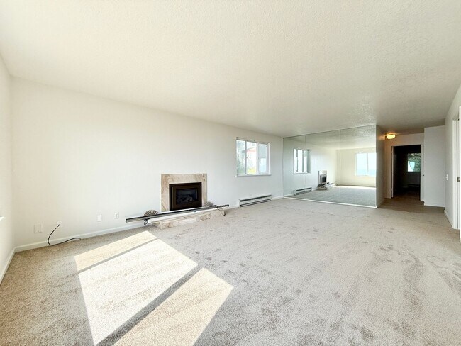 Building Photo - Recently Updated Condo with OCEAN VIEW - W...