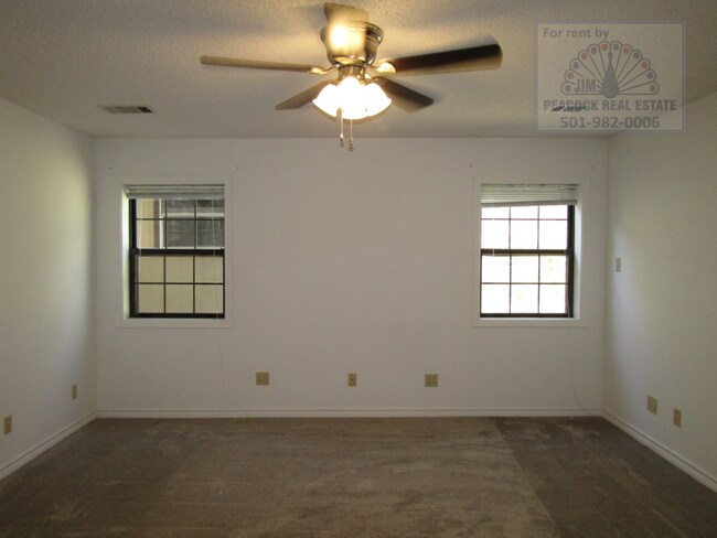 Building Photo - 42 Creekridge Cir