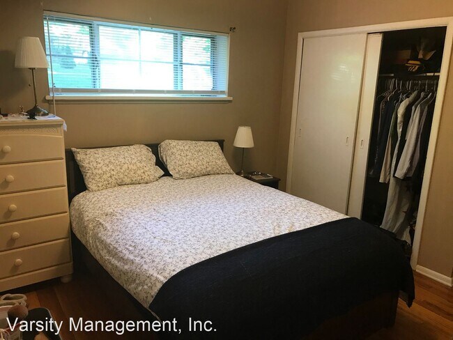 Building Photo - 1 br, 1 bath Apartment - 801 W. Madison 80...