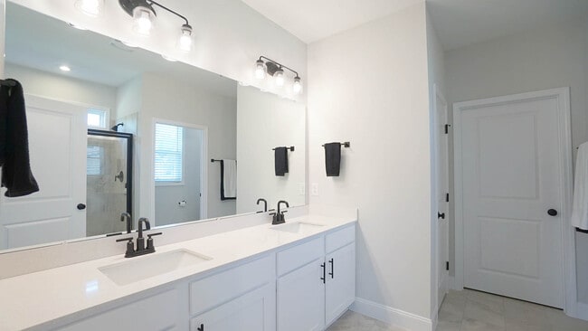 Building Photo - 329 Sparrow Rdg Dr