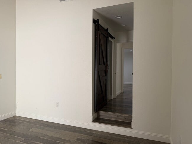 Building Photo - Gorgeous 2 bedroom 2 bath duplex in the trees