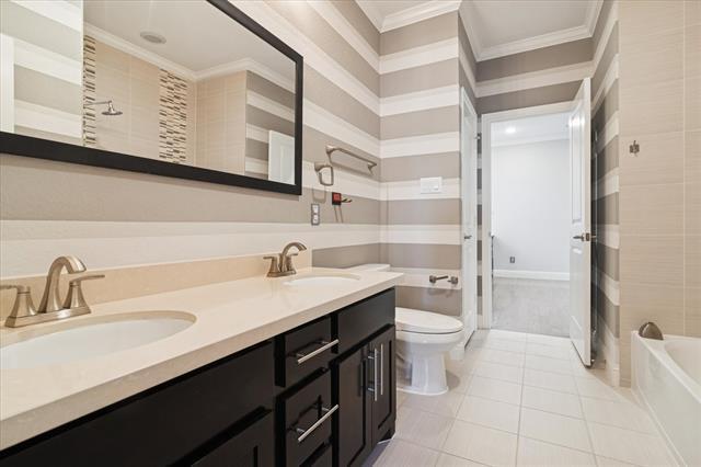 Building Photo - 5900 The Esplanade