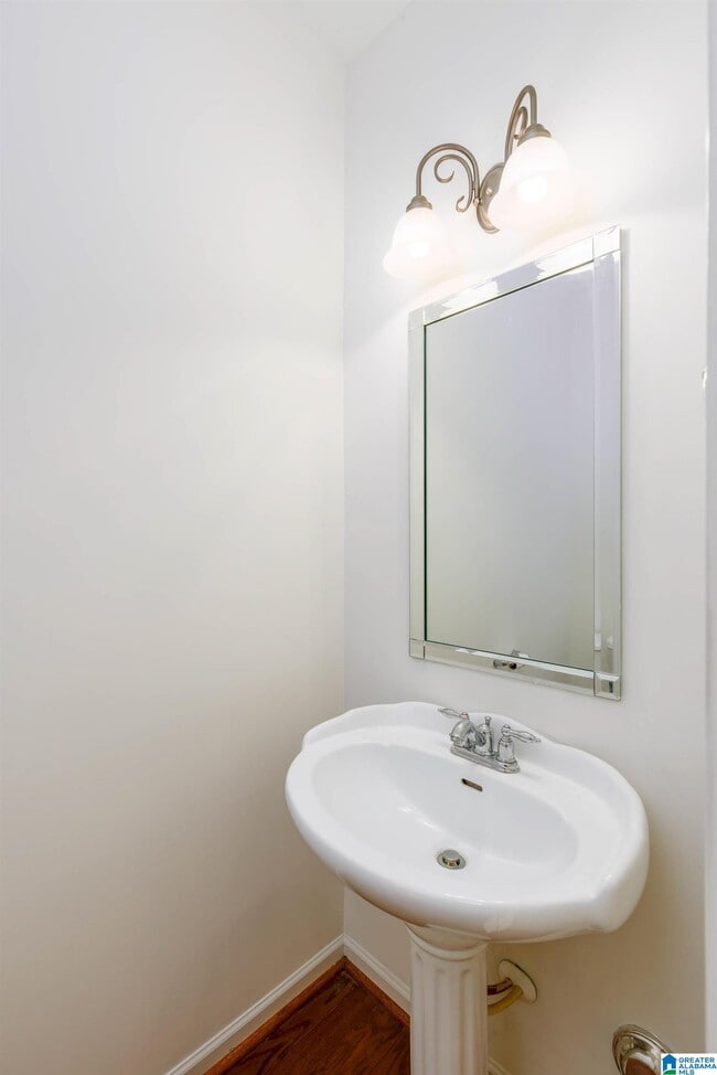 Building Photo - 2348 Ridgemont Dr