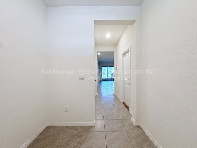 Building Photo - 32988 Major Oak Dr