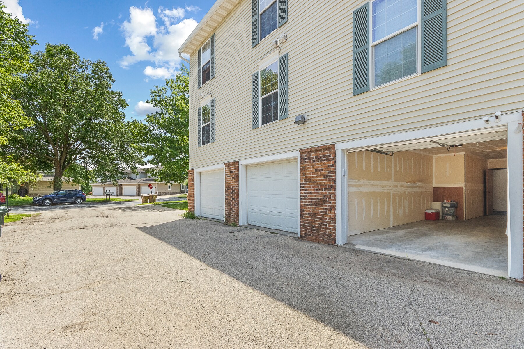 Building Photo - 3509 Maple Grove Dr