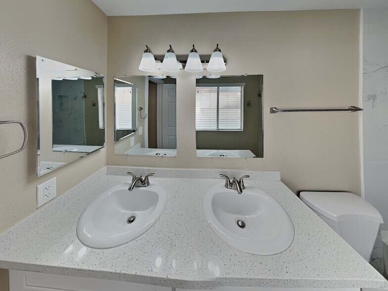 Building Photo - 1613 Fig Palm Ct