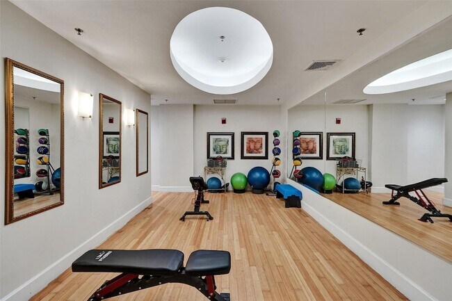 Building Photo - 1830 Radius Dr