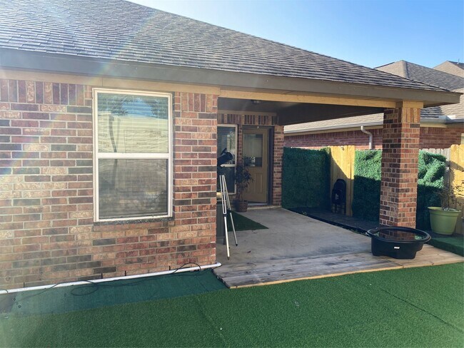 Building Photo - 18318 Mossy Creek Ln