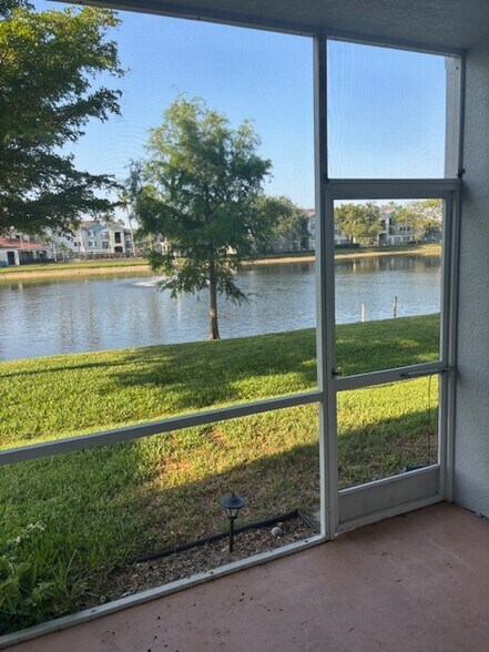 Building Photo - 8326 Bernwood Cove Loop