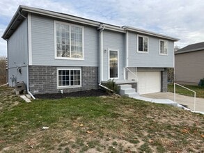 Building Photo - Beautiful Home in Bellevue for Rent!!!