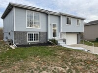 Building Photo - Beautiful Home in Bellevue for Rent!!!