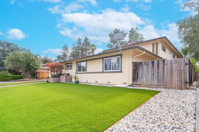 Building Photo - 22434 Salem Ave