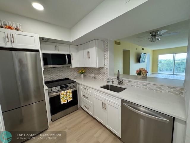 Primary Photo - 3150 N Palm Aire Dr