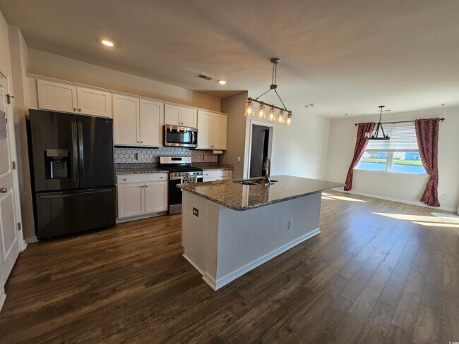 Building Photo - 3193 Bells Lk Cir