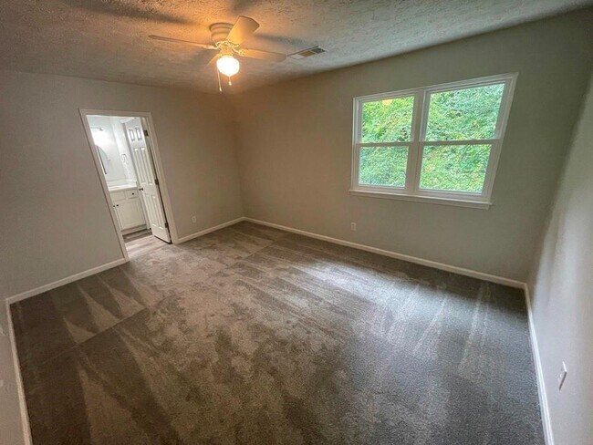 Building Photo - 2260 Newport Landing