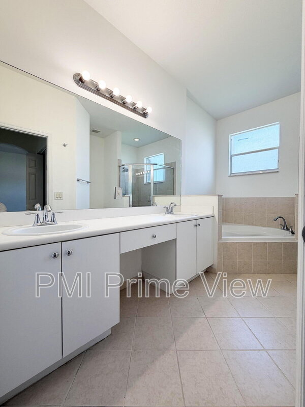 Building Photo - 12997 SW 135th St