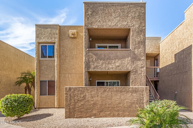 Building Photo - 5877 N Granite Reef Rd