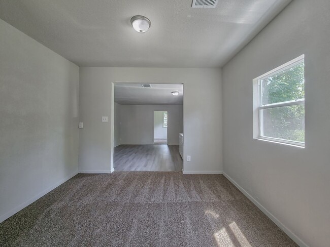 Building Photo - Newly Remodeled FOUR bedroom home in Spencer! FOR RENT!