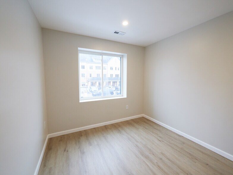 Building Photo - 5333 Penn Ave