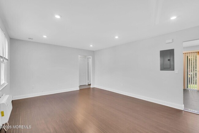 Building Photo - 96 East Ave