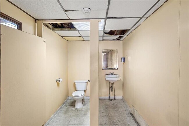 Building Photo - 57 N Main St