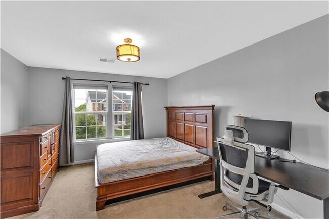 Building Photo - 207 Eddie Lewis Dr