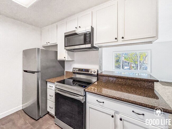 Building Photo - Stunning 2BD/2BA Condo in El Cajon W/ A/C, Private Balcony, Updated Kitchen, Coin-Op Laundry, & C...