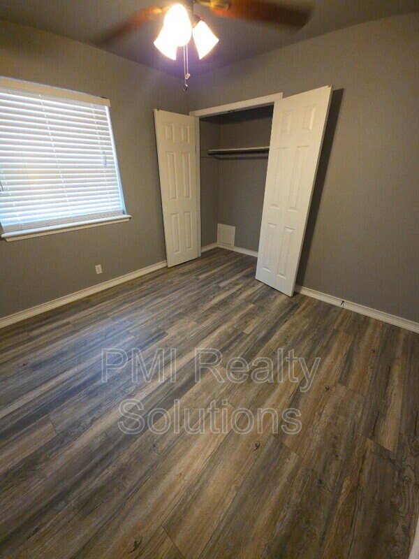 Building Photo - 4408 S Butternut Ave