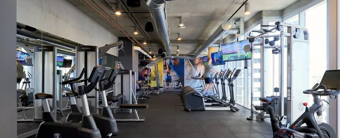 Building Photo - 212 W Washington St