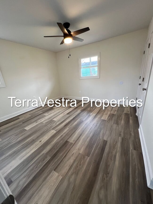 Building Photo - 3 Bed Single Family in Upper Deerfield!