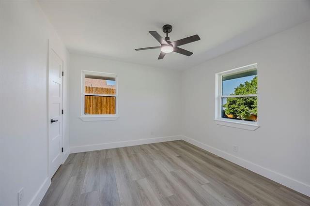 Building Photo - 310 E 6th St