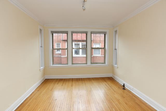 Building Photo - 563 W Aldine Ave