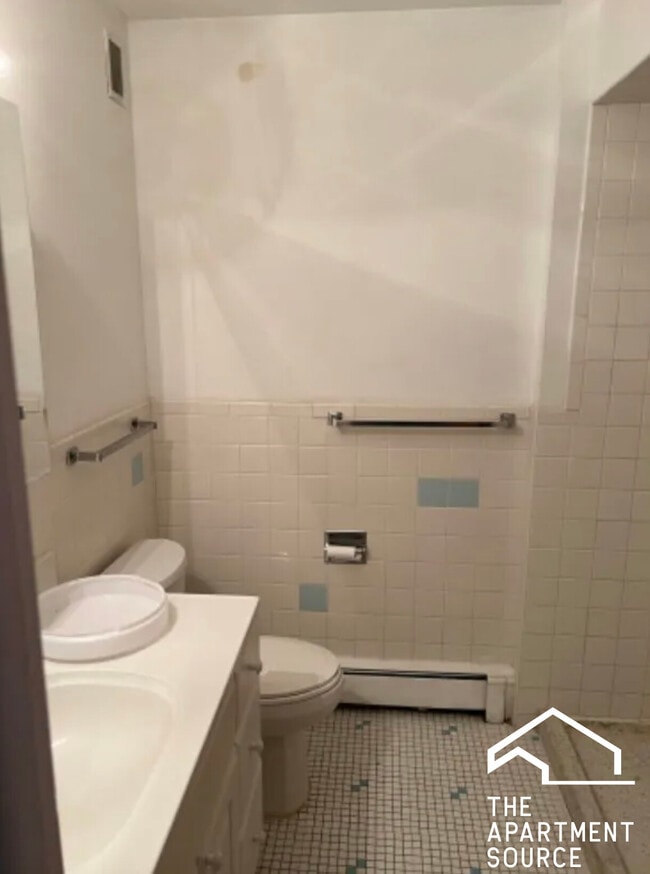 Building Photo - 8644 Skokie Blvd