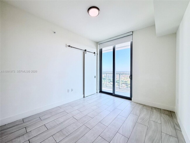 Building Photo - 2000 Metropica Wy